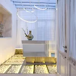 La Mykonos ホテル カラファティス