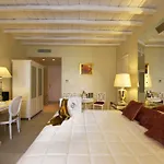 Отель La Mykonos Калафатис